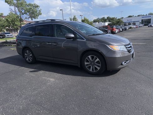 Used 2014 Honda Odyssey Touring image 3