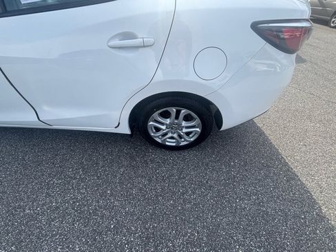 Used 2017 Toyota Yaris iA image 25