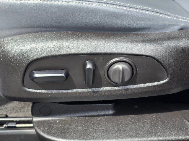 Used 2019 Buick Enclave Essence AWD/4WD image 23
