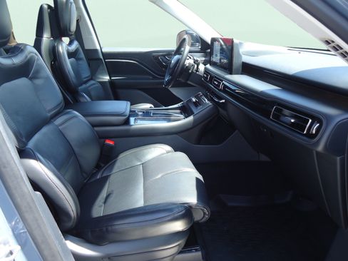 Used 2025 Lincoln Aviator Reserve w/ Equipment Group 201A AWD/4WD image 26