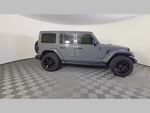Used 2020 Jeep Wrangler Unlimited Sahara AWD/4WD image 34