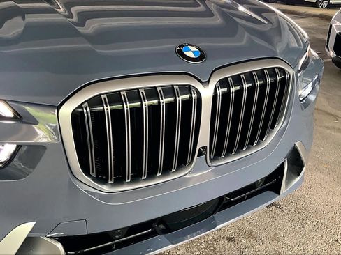 Used 2025 BMW X7 xDrive40i AWD/4WD image 29