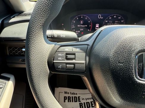Used 2023 Honda Accord EX image 14