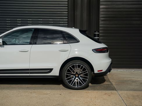 New 2026 Porsche Macan image 12