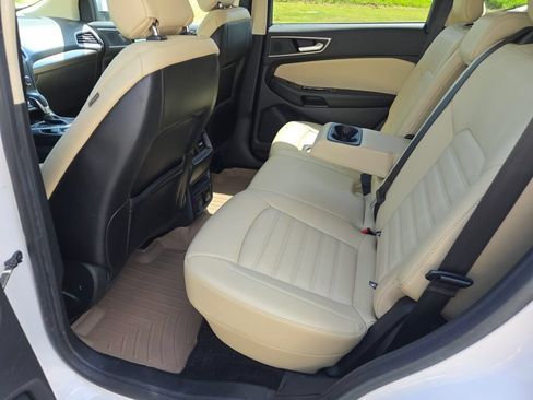 Used 2018 Ford Edge SEL w/ Equipment Group 201A AWD/4WD image 16