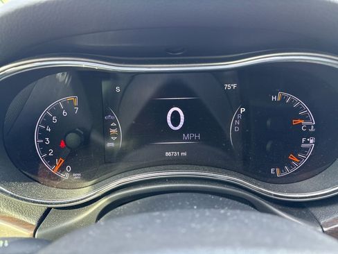 Used 2018 Jeep Grand Cherokee Limited image 15