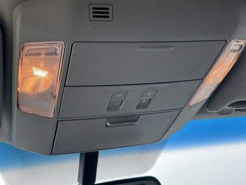 Used 2015 Toyota Sequoia Platinum image 21