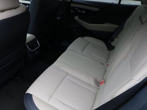 Used 2025 Subaru Outback Limited AWD/4WD image 33