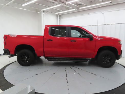 Used 2021 Chevrolet Silverado 1500 Custom Trail Boss AWD/4WD image 2