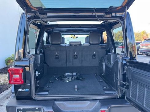 Used 2023 Jeep Wrangler Unlimited Sahara w/ Cold Weather Group image 42