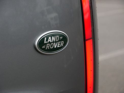 Used 2023 Land Rover Range Rover Autobiography image 12