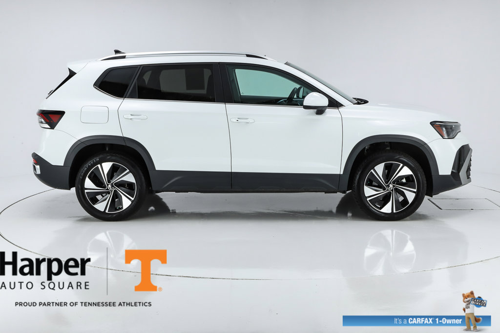 Used 2025 Volkswagen Taos SE w/ Panoramic Sunroof Package AWD/4WD image 48
