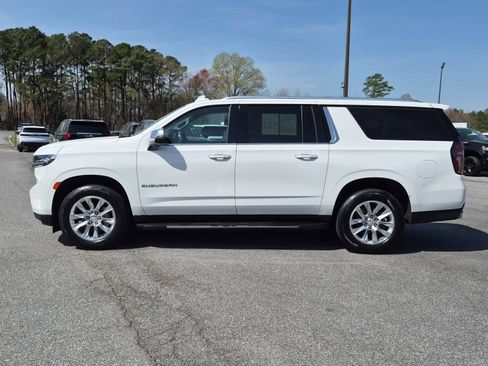Used 2023 Chevrolet Suburban Premier AWD/4WD image 7