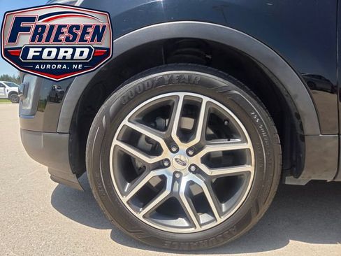 Used 2017 Ford Explorer Sport AWD/4WD image 8
