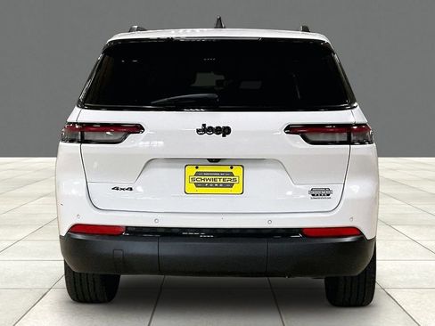 Used 2023 Jeep Grand Cherokee L Laredo AWD/4WD image 4