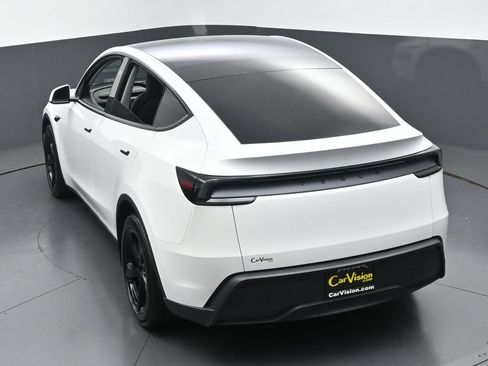 Used 2026 Tesla Model Y AWD image 37