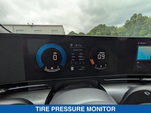 Used 2024 Hyundai Kona SEL AWD/4WD image 19