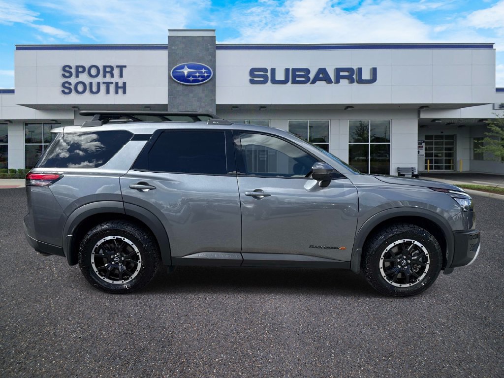 Used 2025 Nissan Pathfinder Rock Creek AWD/4WD image 2