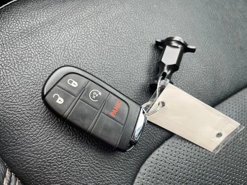 Used 2022 Jeep Compass Limited AWD/4WD image 28