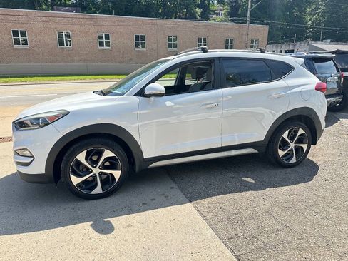Used 2017 Hyundai Tucson Sport AWD/4WD image 4