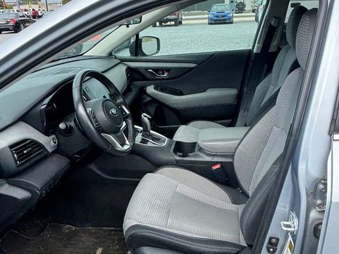 Used 2024 Subaru Outback Premium AWD/4WD image 9