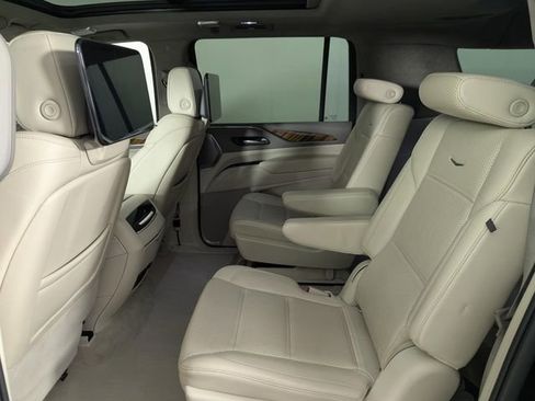 Used 2022 Cadillac Escalade ESV Sport Platinum w/ LPO, ONYX Package AWD/4WD image 17
