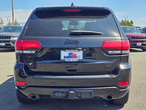 Used 2015 Jeep Grand Cherokee Laredo w/ Security & Convenience Group AWD/4WD image 4