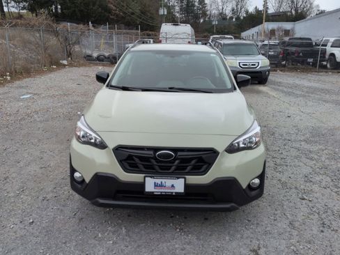 Used 2023 Subaru Crosstrek 2.0i Premium w/ Special Edition image 3