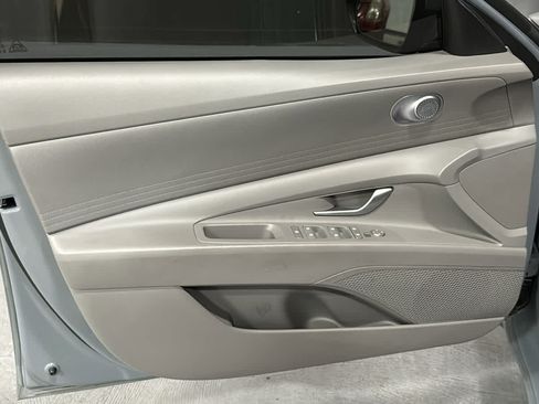 Used 2023 Hyundai Elantra SEL w/ Cargo Package FWD image 8