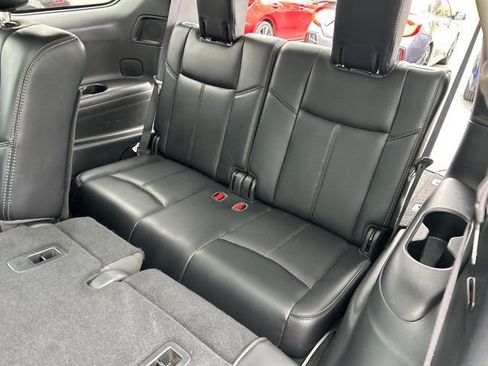 Used 2018 Nissan Pathfinder Platinum image 35