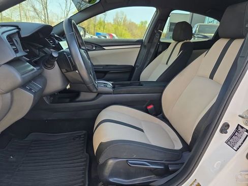 Used 2017 Honda Civic Sport image 10