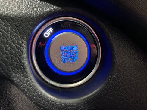 Used 2017 Hyundai Santa Fe Limited image 21