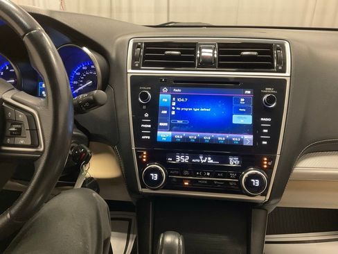 Used 2019 Subaru Outback 2.5i Premium image 24