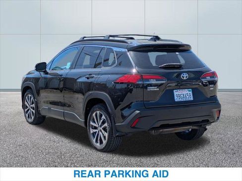 Used 2022 Toyota Corolla Cross XLE w/ Convenience Package AWD/4WD image 9