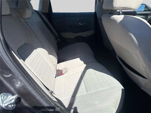 Used 2023 Honda HR-V LX image 17
