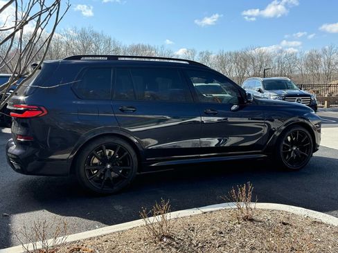 Used 2025 BMW X7 xDrive40i w/ M Sport Package AWD/4WD image 9