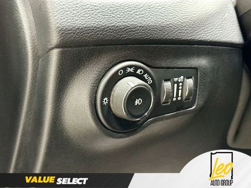 Used 2018 Jeep Compass Latitude w/ Popular Equipment Group AWD/4WD image 11