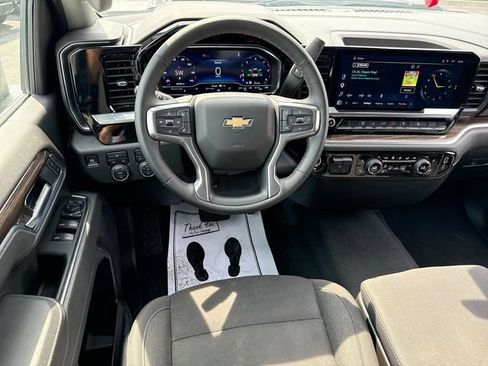 Used 2025 Chevrolet Silverado 2500 LT AWD/4WD image 14