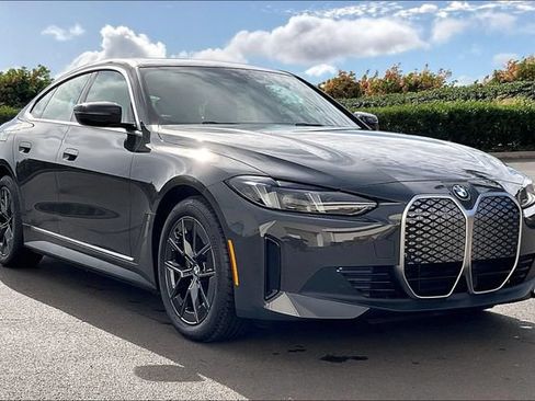 New 2026 BMW i4 eDrive40 RWD image 2