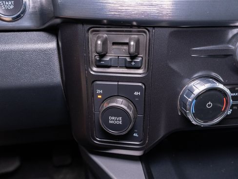 Used 2025 Ford F250 Lariat AWD/4WD image 26