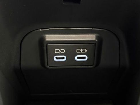 Used 2025 Toyota RAV4 XLE image 37