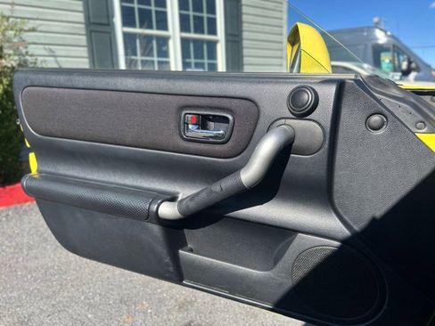 Used 2001 Toyota MR2 image 8