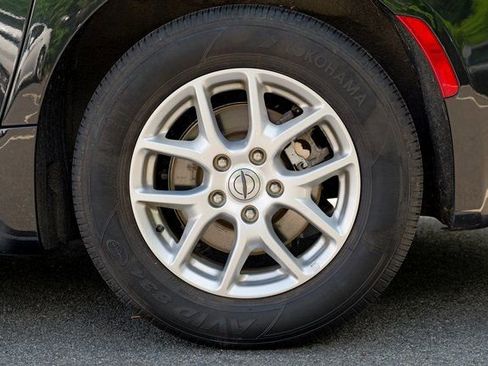 Used 2023 Chrysler Voyager LX image 14