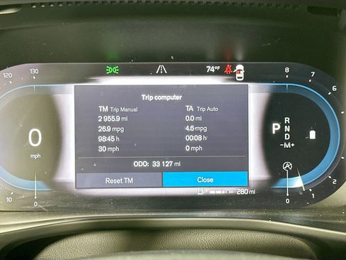 Certified 2023 Volvo XC40 B5 Plus w/ Climate Package image 11