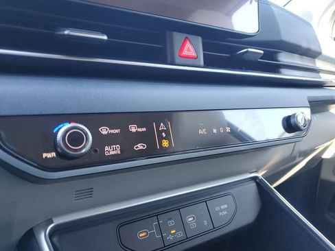 New 2026 Kia Carnival EX image 27