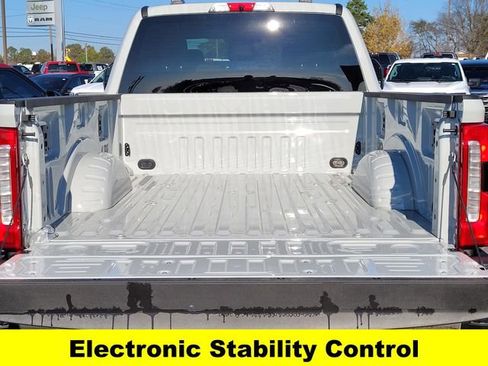 New 2026 Ford F250 Lariat w/ FX4 Off-Road Package image 9