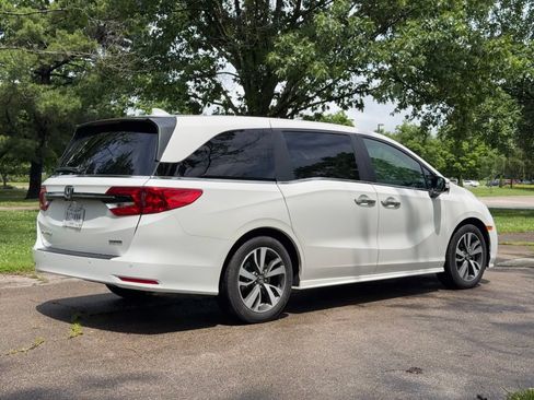 Used 2023 Honda Odyssey Touring image 3