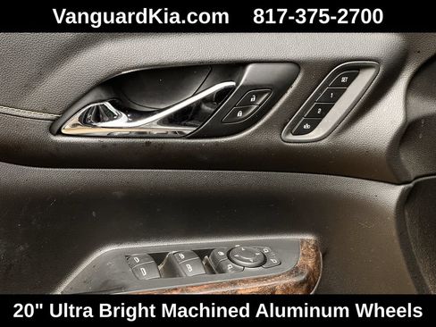 Used 2021 GMC Acadia Denali w/ Denali Technology Package FWD image 25