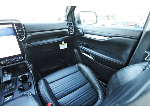 Used 2024 Ford Ranger Lariat w/ FX4 Off-Road Package image 9