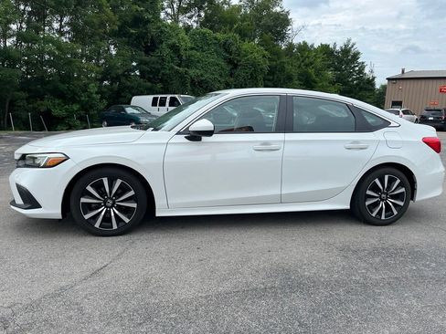 Used 2023 Honda Civic EX image 5
